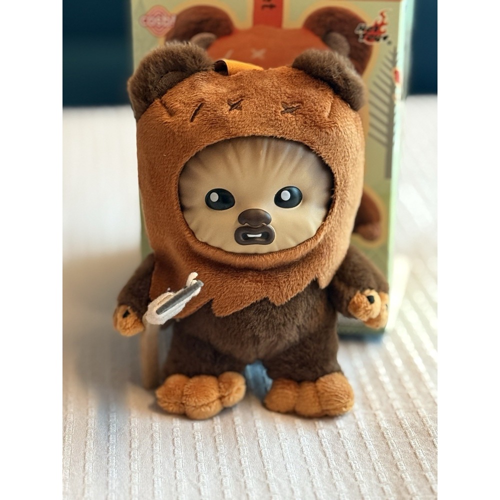 Star Wars Ewok Cosbi Plush Keychain Disney Blind Box - WICKET (SECRET CHASER) - Picture 2 of 2